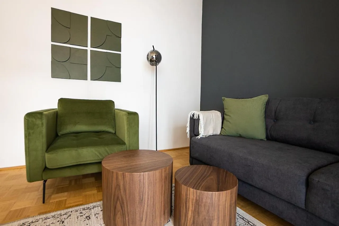 Bright Stylish Apartment With A Huge Terrace In A Top Location Vienne