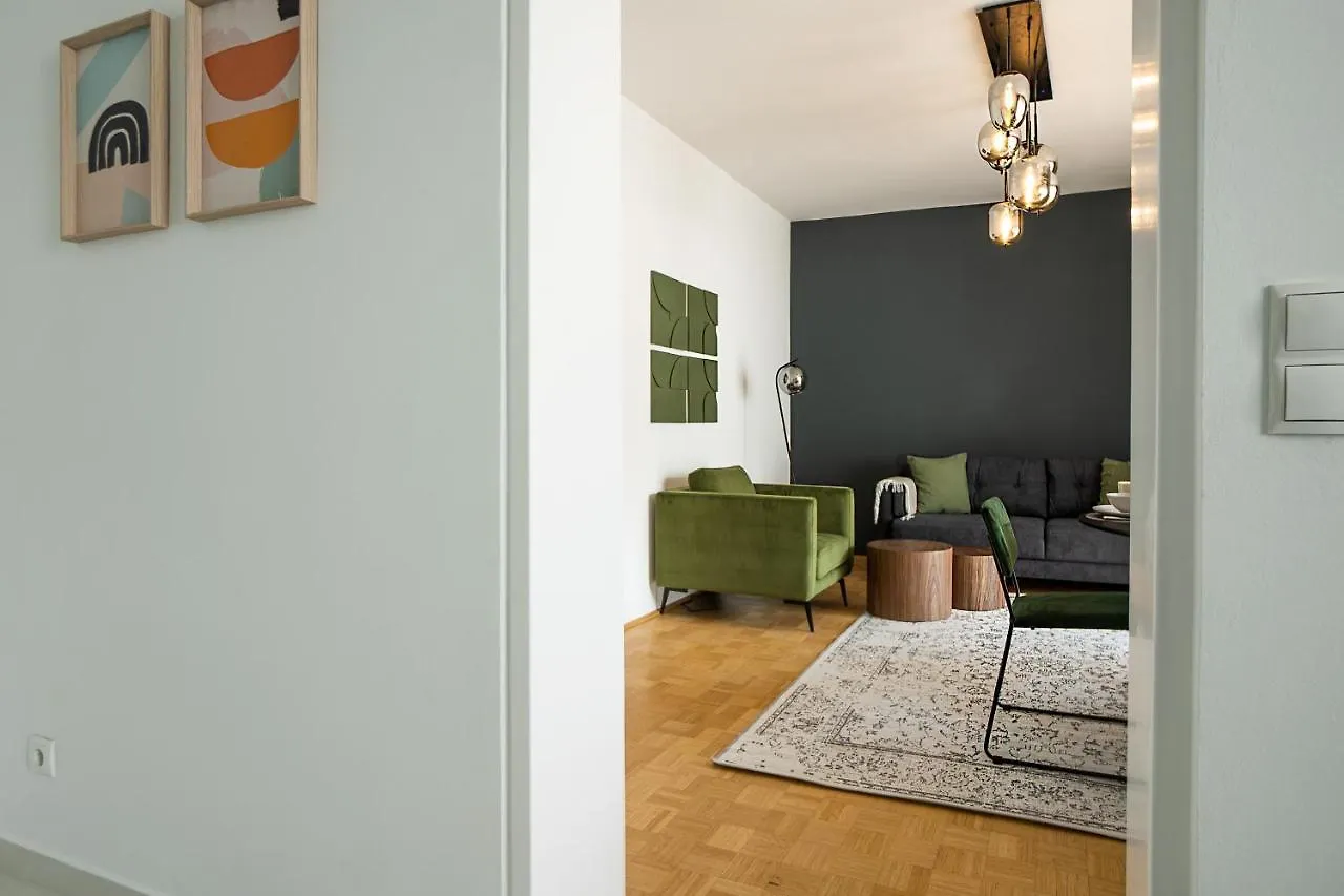 Bright Stylish Apartment With A Huge Terrace In A Top Location Vienne