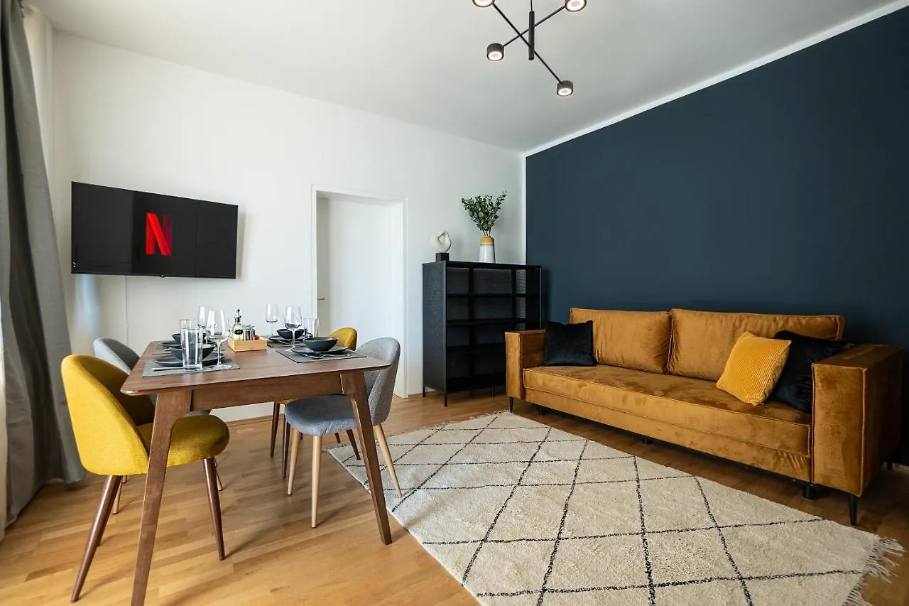 Bright Stylish Apartment With A Huge Terrace In A Top Location Vienne