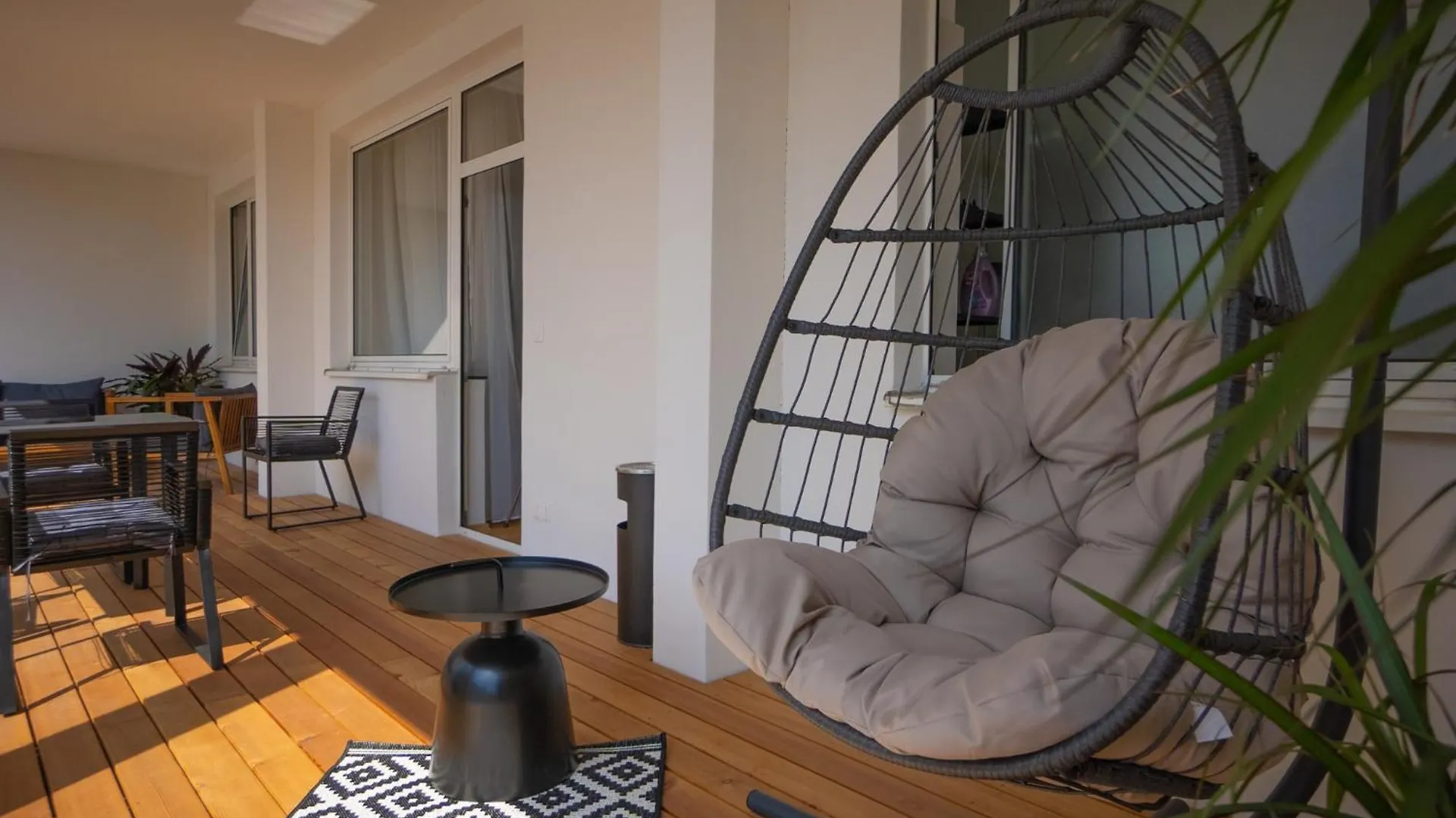 Bright Stylish Apartment With A Huge Terrace In A Top Location Vienne