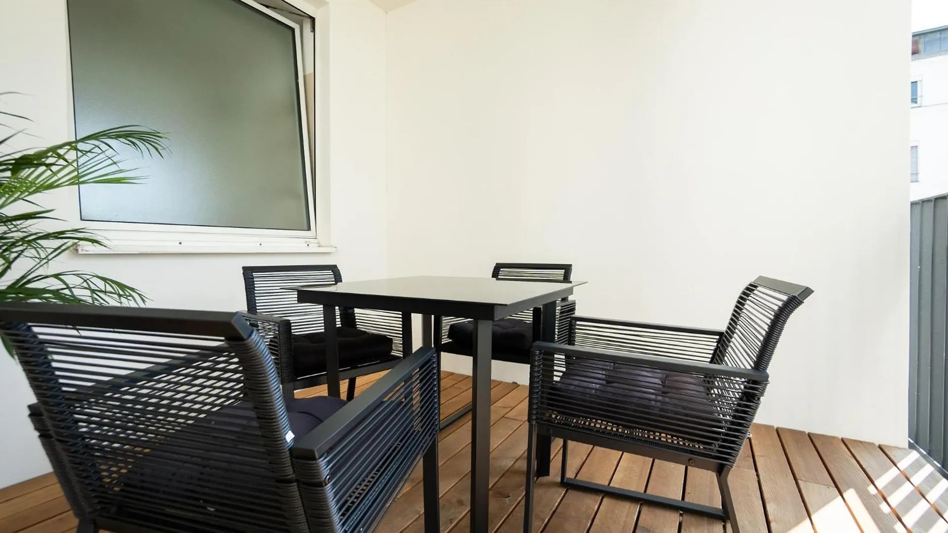 Bright Stylish Apartment With A Huge Terrace In A Top Location Vienne