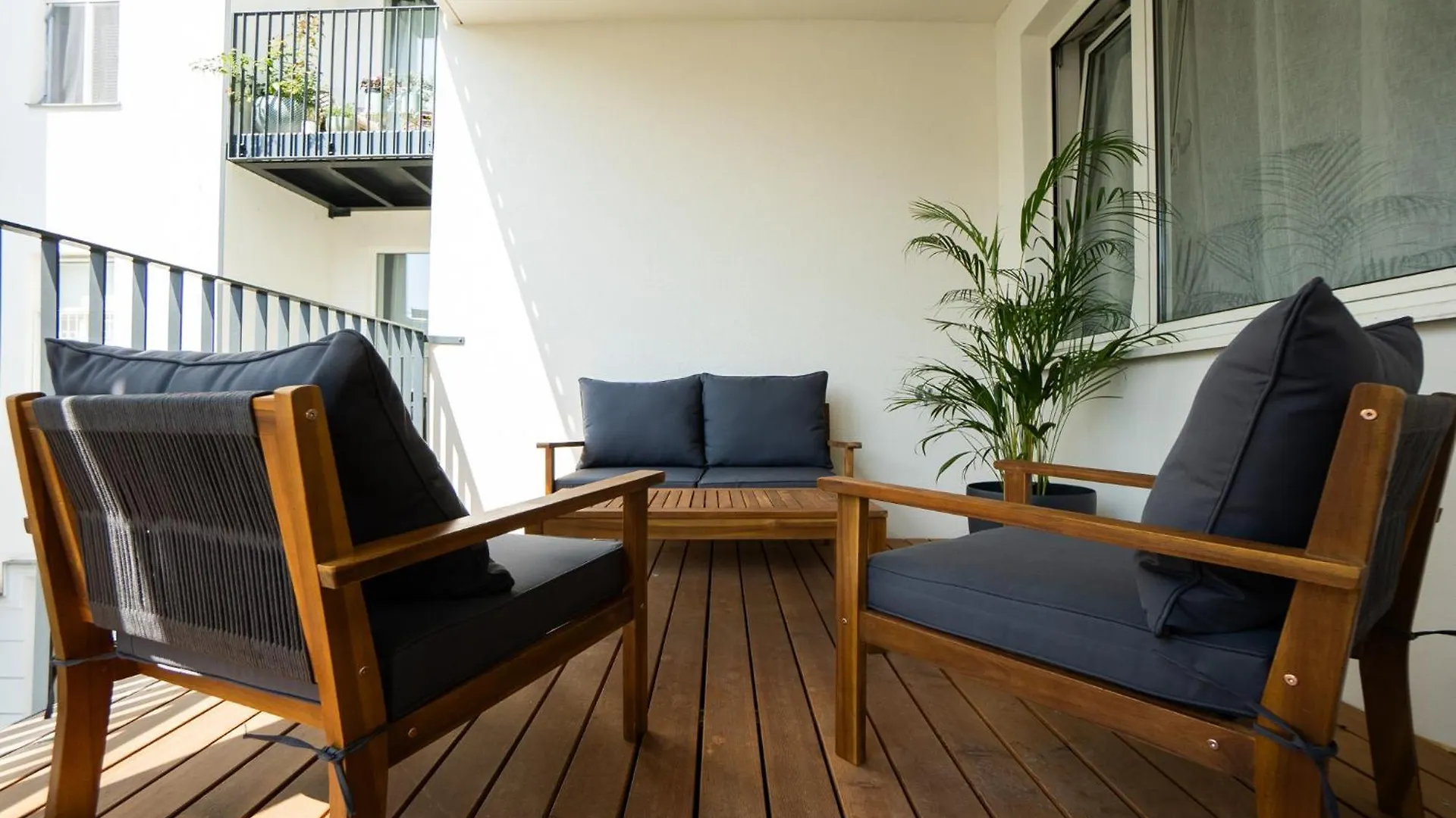 Bright Stylish Apartment With A Huge Terrace In A Top Location Vienne