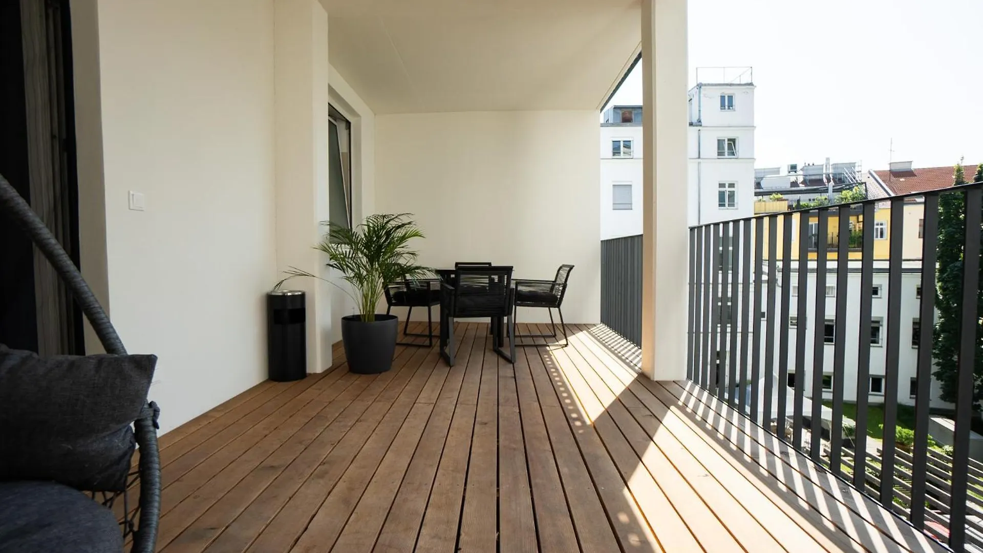 Bright Stylish Apartment With A Huge Terrace In A Top Location Vienne