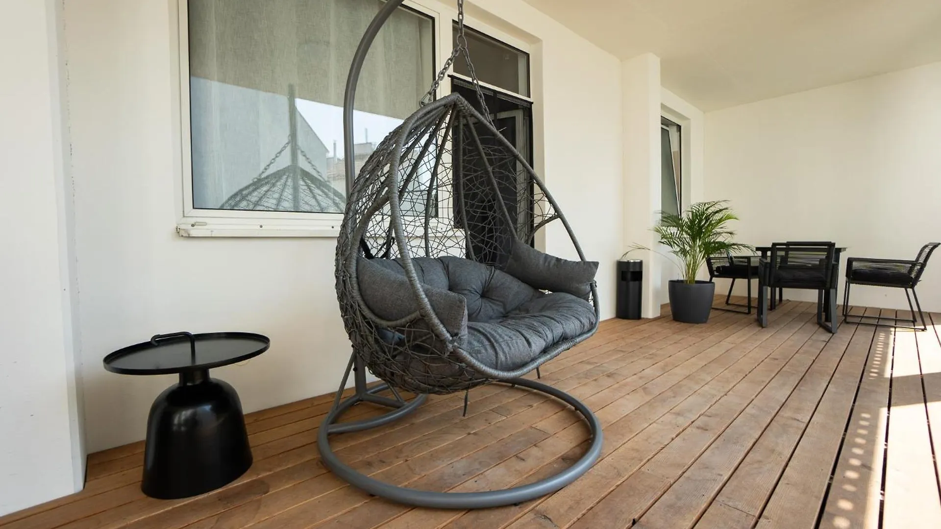 Bright Stylish Apartment With A Huge Terrace In A Top Location Vienne