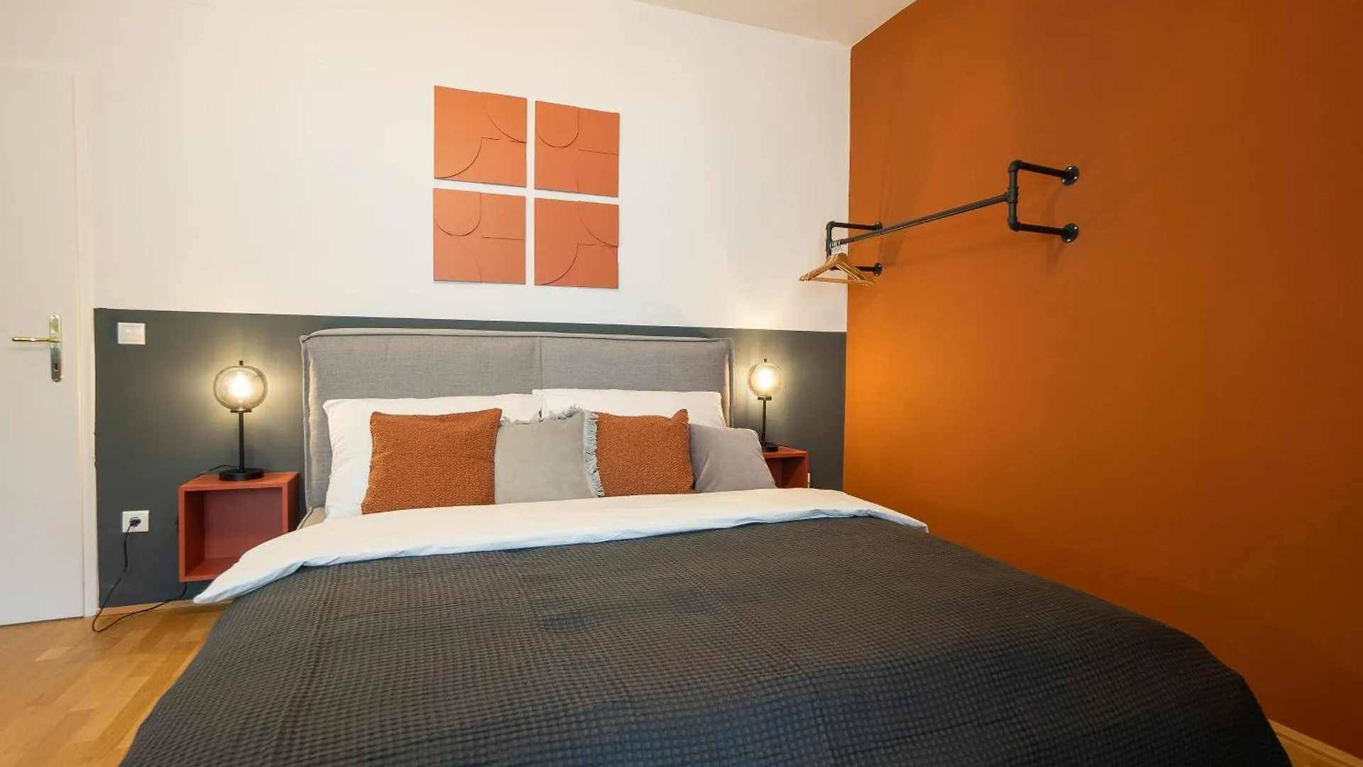 Bright Stylish Apartment With A Huge Terrace In A Top Location Vienne