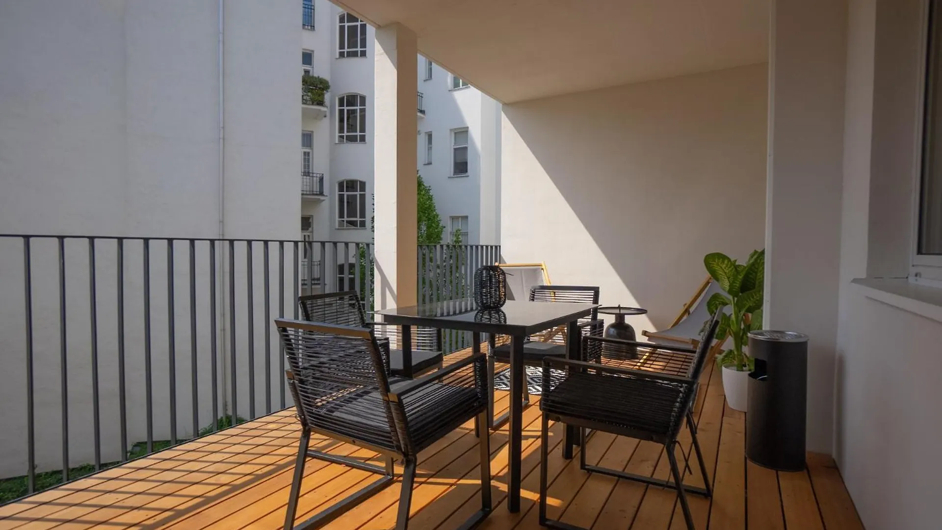 Bright Stylish Apartment With A Huge Terrace In A Top Location Vienne