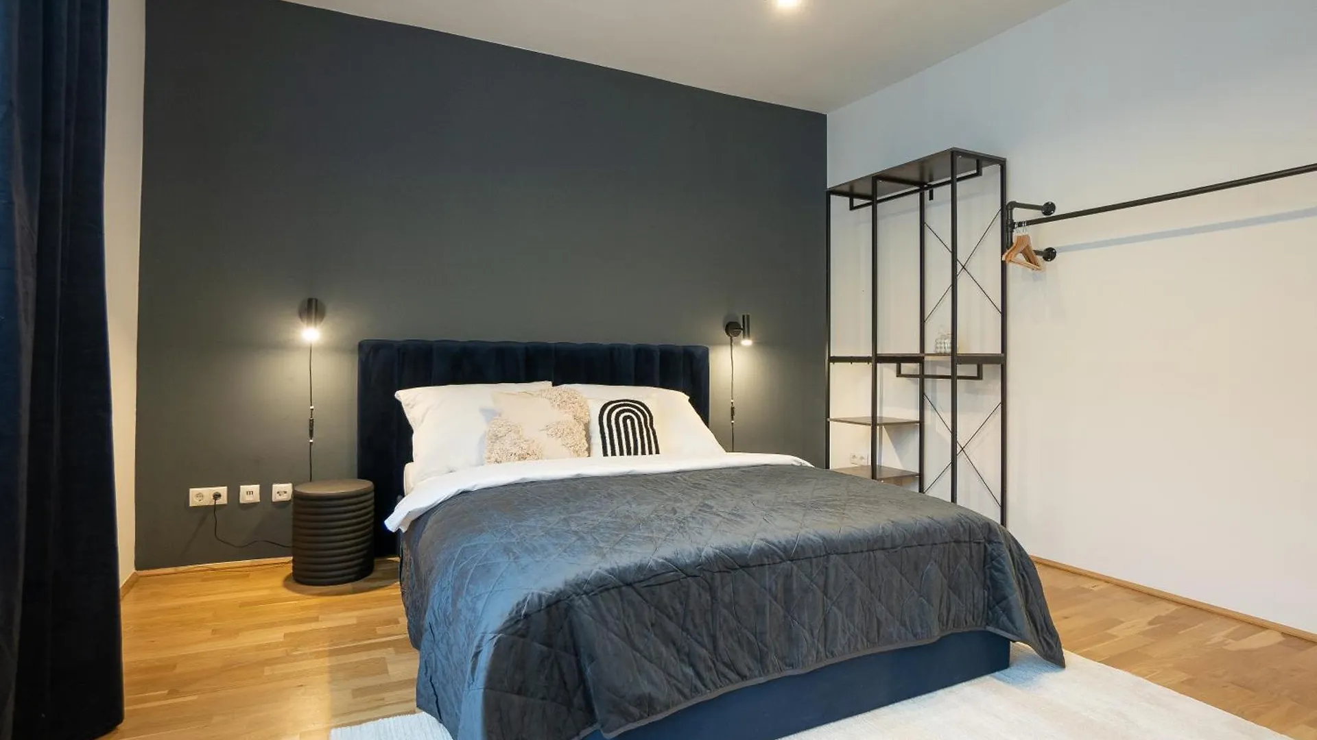 Bright Stylish Apartment With A Huge Terrace In A Top Location Vienne