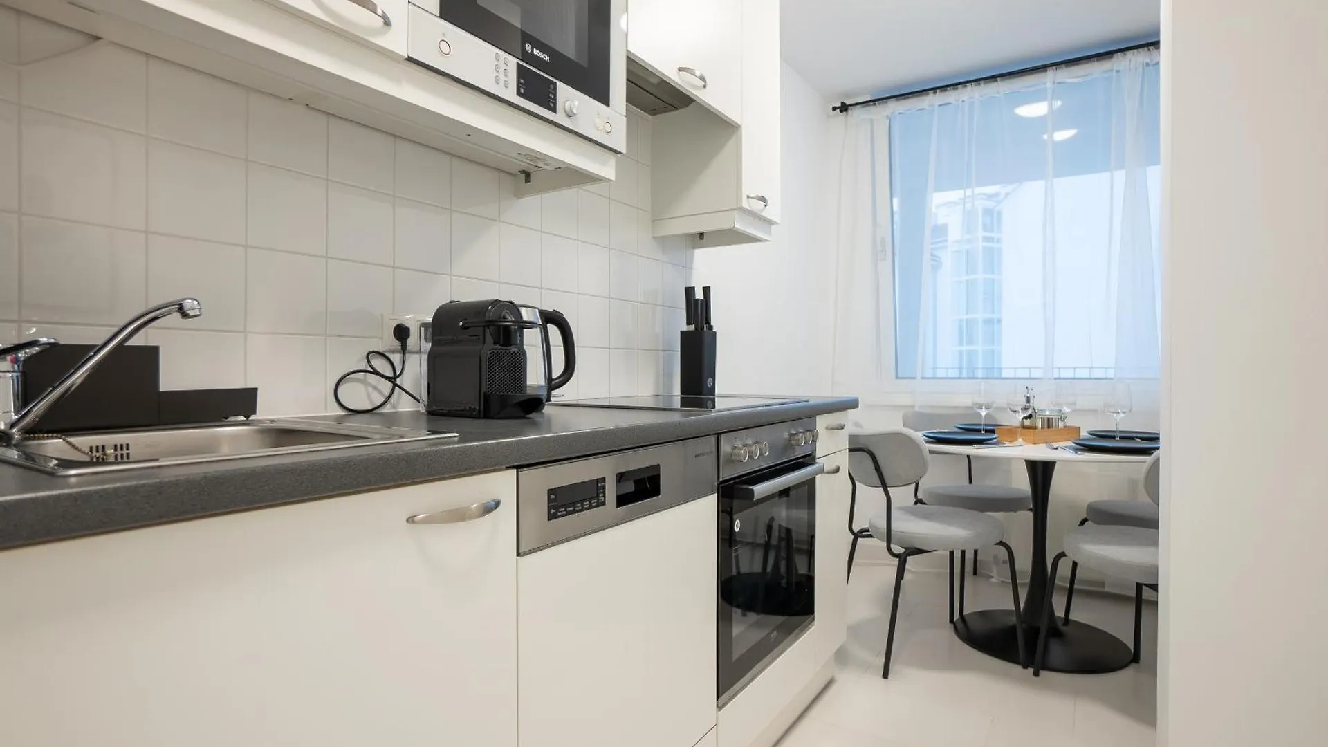 Bright Stylish Apartment With A Huge Terrace In A Top Location Vienne 0*,