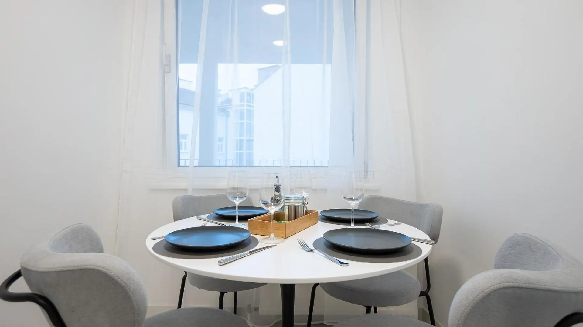 Bright Stylish Apartment With A Huge Terrace In A Top Location Vienne